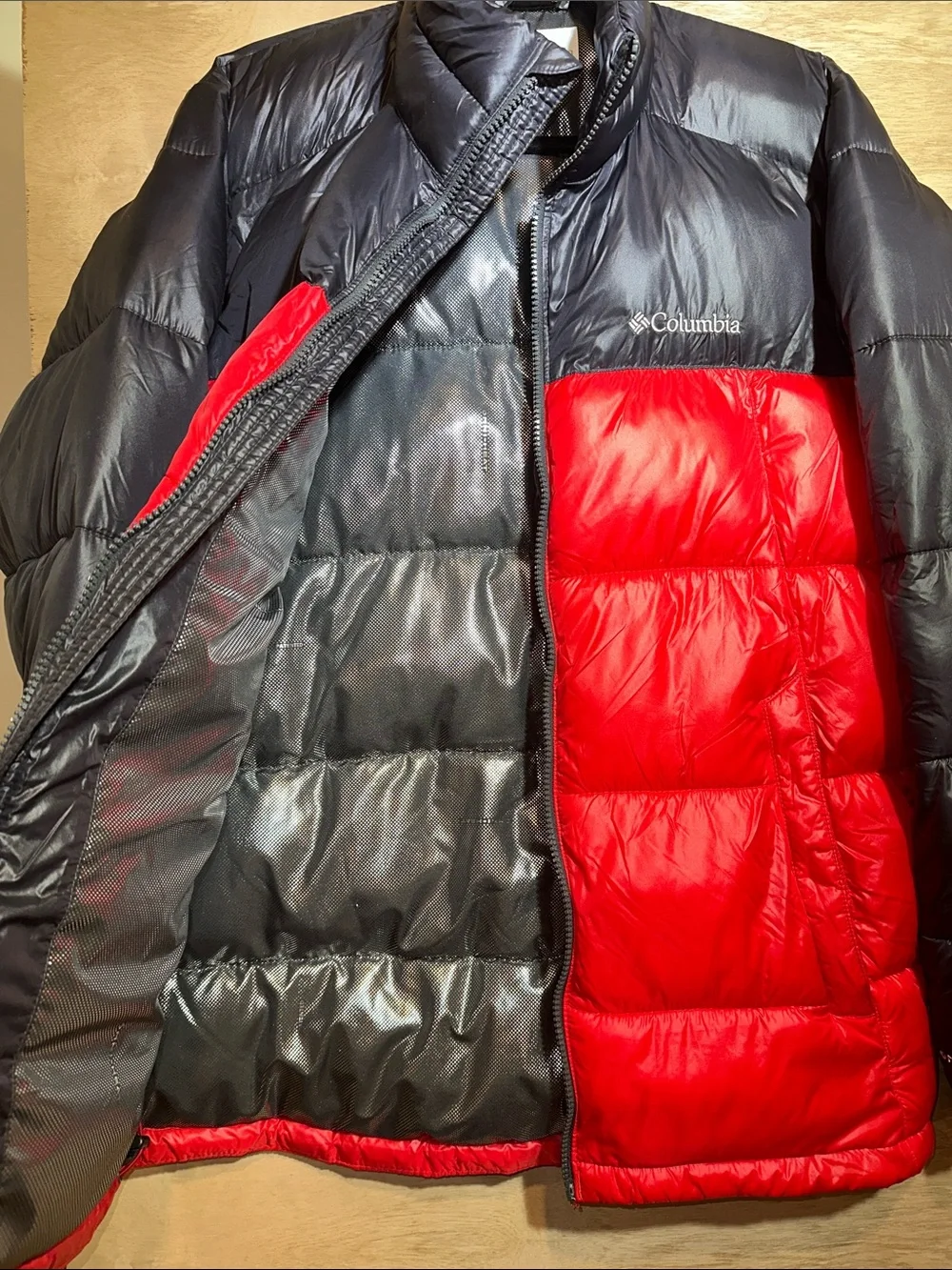 Columbia Men's Black & Red Insulated Puffer Jacket with Omni Heat Small